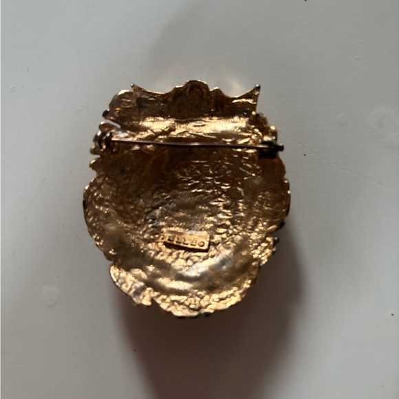 Festive Christmas Pin - Picture 2 of 4